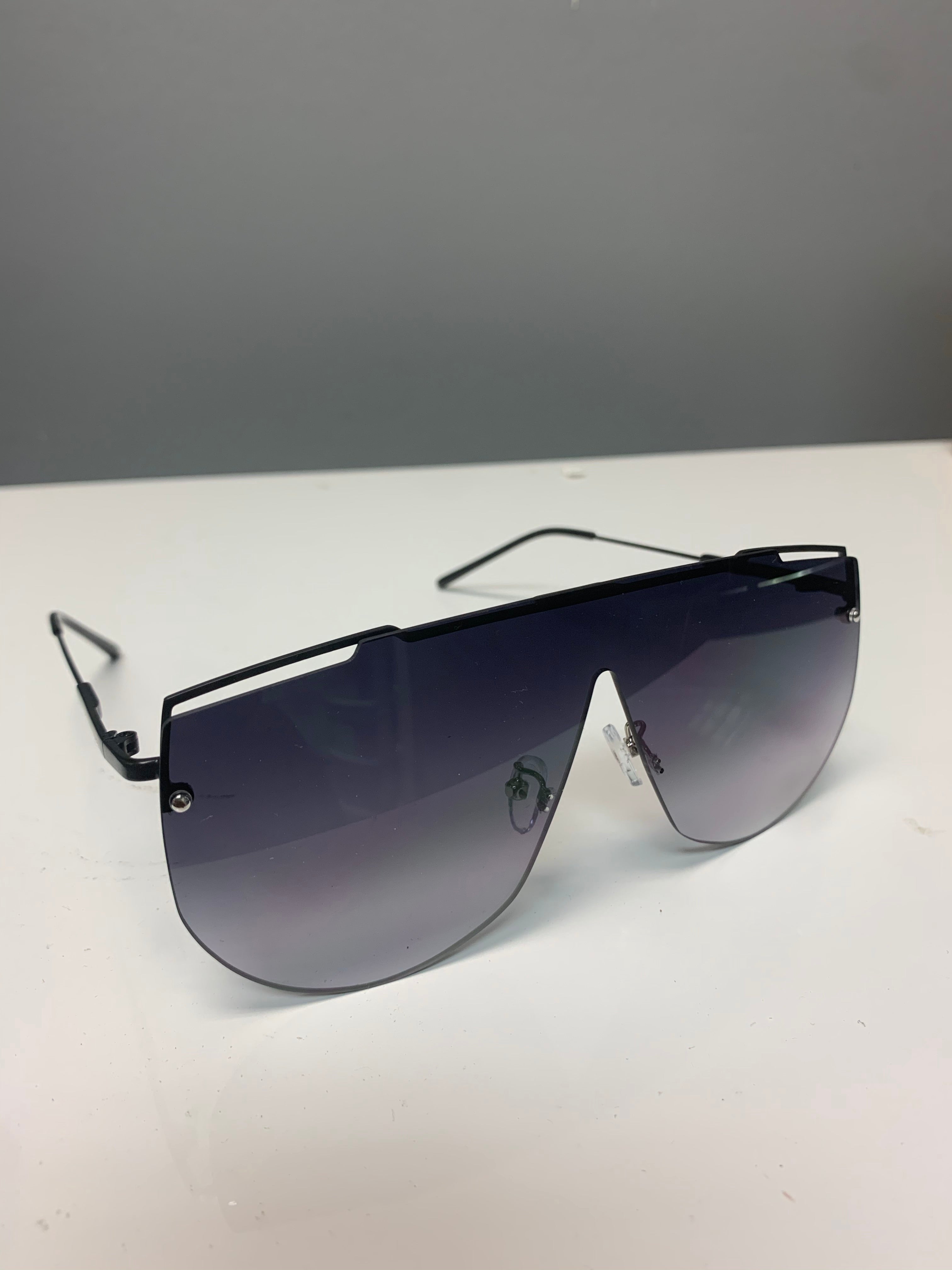 🎁 (Rename) Aviator Shades (Black) (100% off)